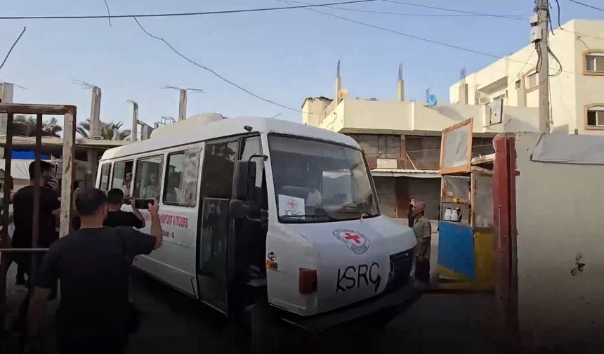 İsrail'in Gazze'den alıkoyduğu 14 Filistinliyi serbest bıraktı