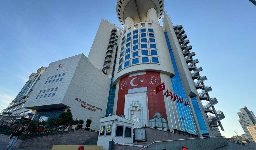SONDAKİKA! MHP, İstanbul il teşkilatını feshetti