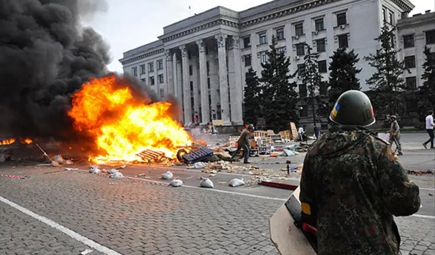 Ukrayna: Rus saldırısında yolcu otobüsleri yandı