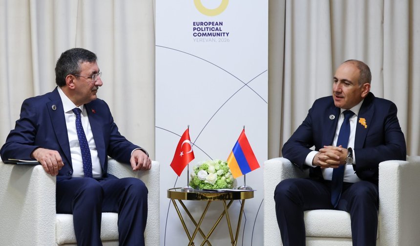 Yılmaz ve Paşinyan arasında diplomasi teması