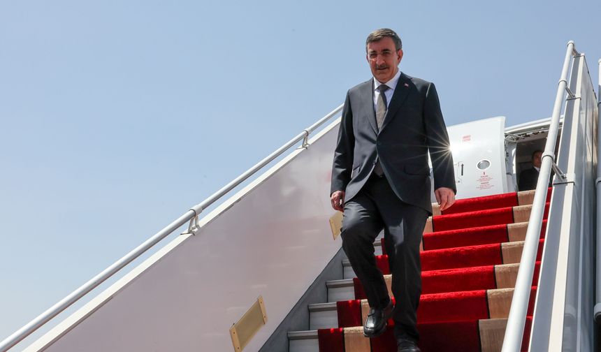 Cumhurbaşkanı Yardımcısı Yılmaz, devlet töreni için Tahran'da