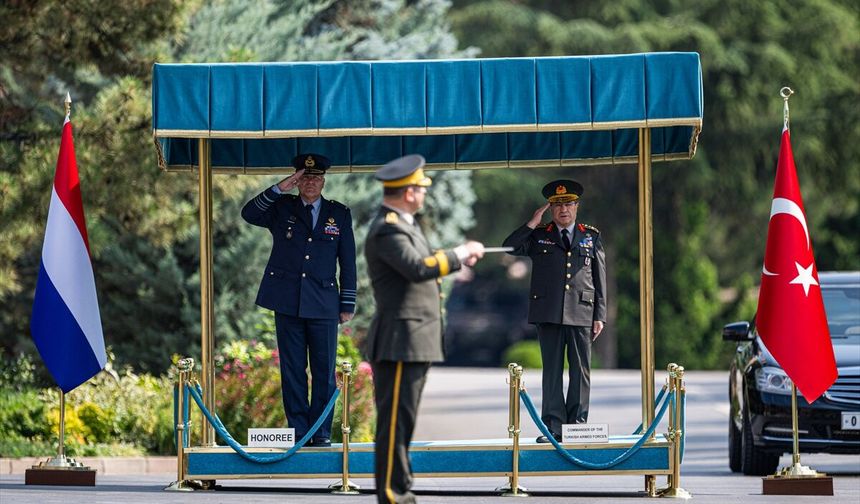 Genelkurmay Başkanı Bayraktaroğlu, Hollandalı mevkidaşı ile görüştü