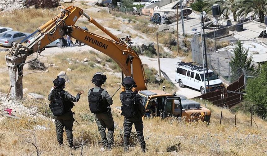 İsrail ordusu işgal altındaki Batı Şeria'da Filistinlilere ait 2 evi yıktı