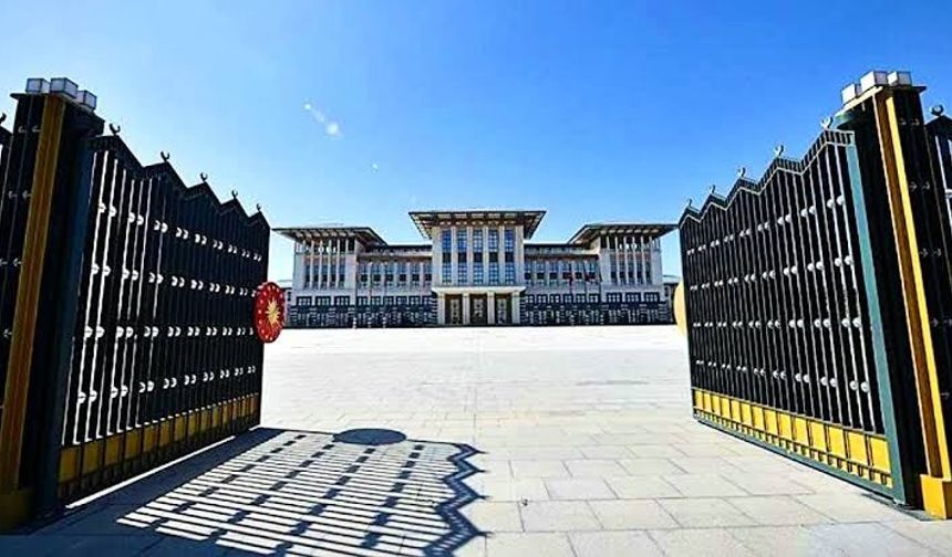 Yunanistan'ın Türk Azınlığı'na ait bazı okulları kapatma kararına tepki