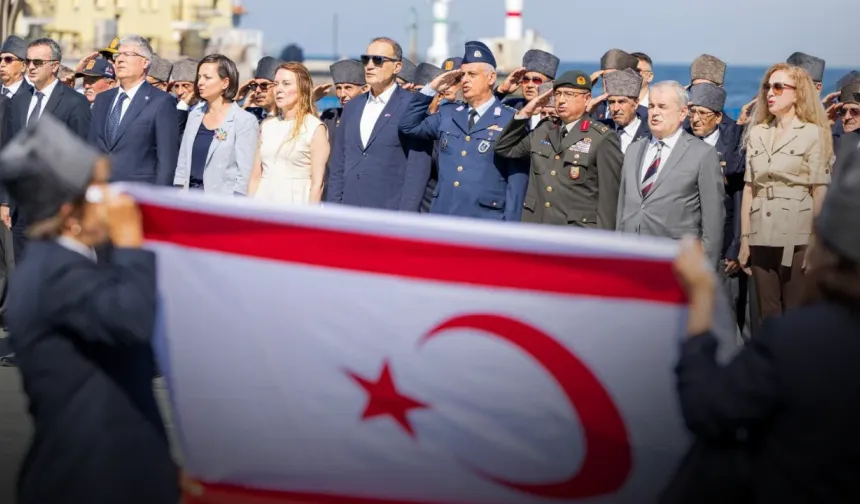 Kıbrıs Barış Harekatı'nın 52. yıl dönümü İzmir'de törenle kutlandı