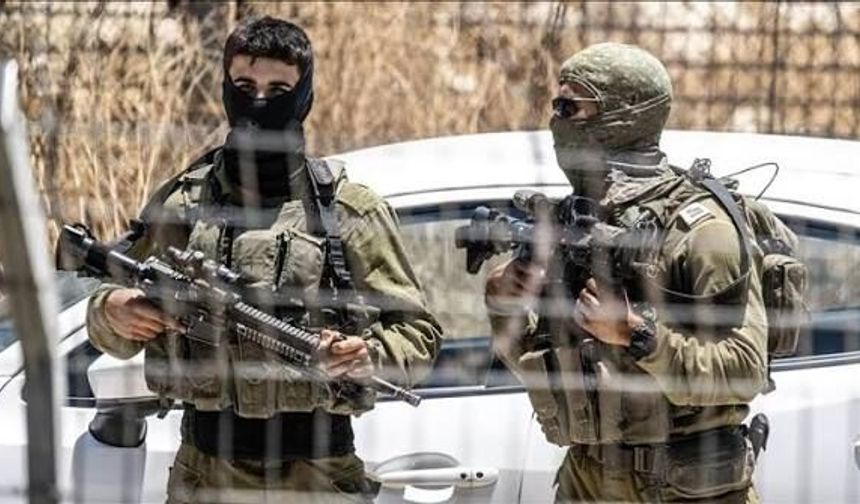 İsrail ordusu Suriye'nin Kuneytra ilinde 2 kişiyi alıkoydu