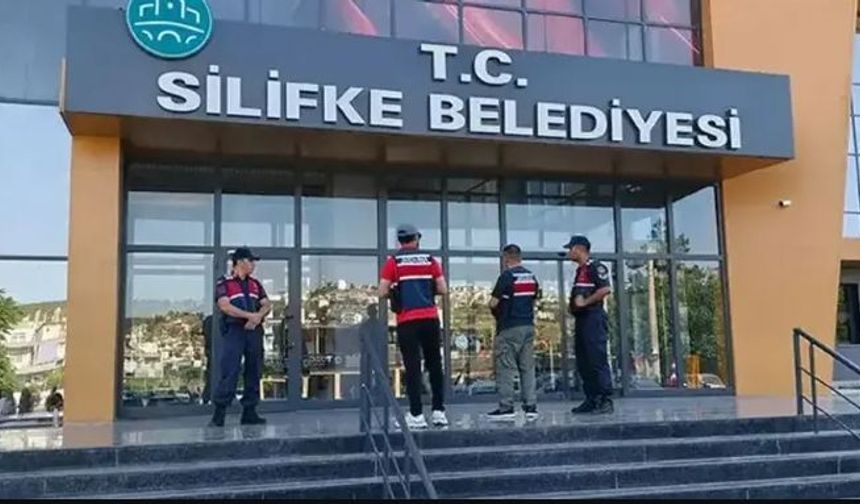 Silifke Belediyesine yönelik operasyonda 7 şüpheli gözaltına alındı