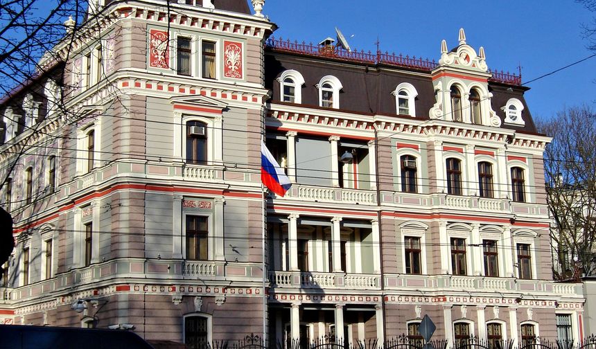 Rusya Letonya'ya protesto notası verdi