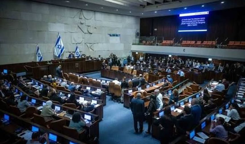 İsrailli siyasilerin, 27 Ekim seçimleri öncesi İran'a saldırı tartışması