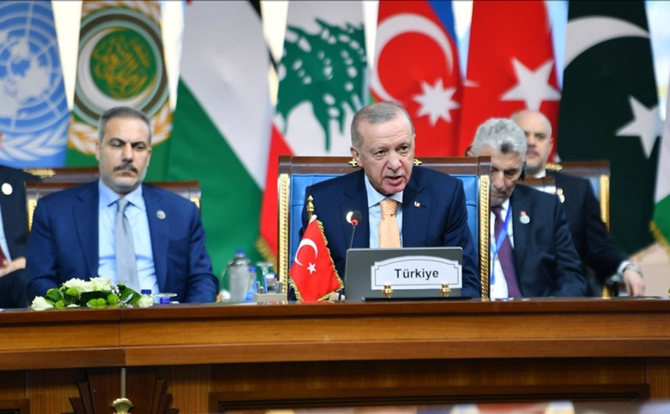 Cumhurbaşkan Erdoğan: Bölgemizde barışın tesisi için D-8 ülkeleri olarak daha fazla çaba harcamalıyız