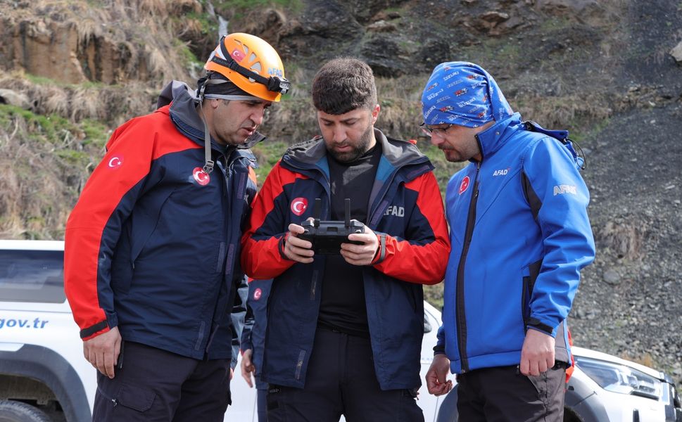 Hakkari'de kayıp kadını arama çalışmaları sürüyor